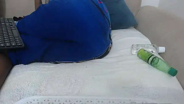 Florah23 online show from April 3, 2026, 10:16 pm