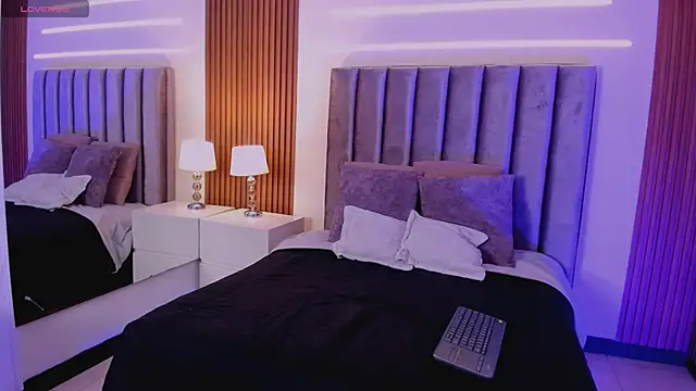 LilyHartt online show from April 4, 2026, 12:12 pm