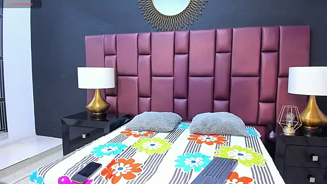 LauraRoot online show from March 2, 2026, 7:54 pm