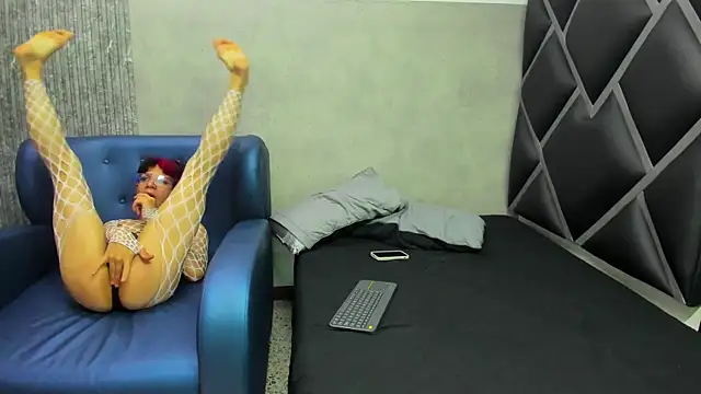 Snapshot of Philipp-Jones chatting on February 13, 2026, 12:16 pm Philipp-Jones online show from February 13, 2026, 12:16 pm