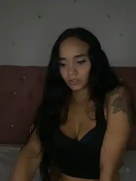 Snapshot of Maria_x_Alejandra chatting on May 3, 2026, 3:11 am Maria x Alejandra online show from May 3, 2026, 3:11 am