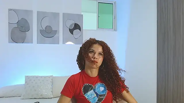 Snapshot of sandra_smith_01 chatting on February 9, 2026, 6:17 pm sandra smith 01 online show from February 9, 2026, 6:17 pm