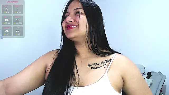 Snapshot of emily-rousee- chatting on February 19, 2026, 2:08 am emily-rousee- online show from February 19, 2026, 2:08 am