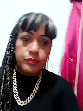 Snapshot of SabrinaColin chatting on February 4, 2026, 2:06 am SabrinaColin online show from February 4, 2026, 2:06 am