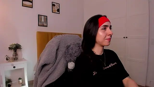 Snapshot of Luna_tagliaferri chatting on February 14, 2026, 9:04 pm Luna tagliaferri online show from February 14, 2026, 9:04 pm