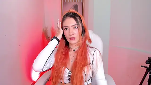 Snapshot of VioletSky1 chatting on February 27, 2026, 5:40 am VioletSky1 online show from February 27, 2026, 5:40 am