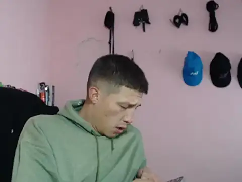 Snapshot of Cronos_Hot_8 chatting on February 10, 2026, 10:58 am Cronos Hot 8 online show from February 10, 2026, 10:58 am