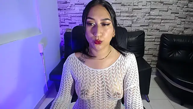 paula ross  online show from April 14, 2026, 11:32 pm