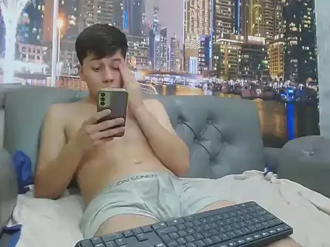 santiago xxxcol online show from March 19, 2026, 12:10 am