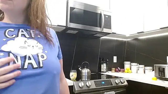 Snapshot of HazelSkyesChat chatting on February 20, 2026, 5:04 pm HazelSkyesChat online show from February 20, 2026, 5:04 pm