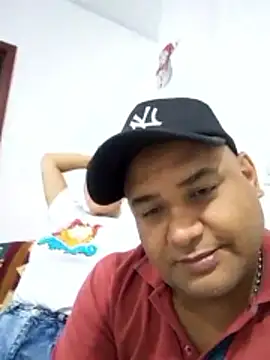 Snapshot of wessAndSandri chatting on February 14, 2026, 11:16 pm wessAndSandri online show from February 14, 2026, 11:16 pm