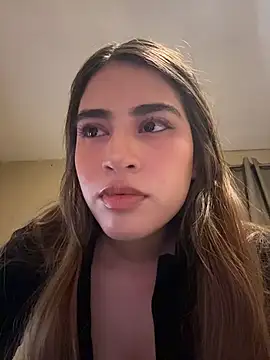 romyamo online show from March 30, 2026, 3:19 am