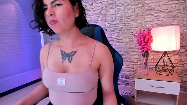 butterflyx39 online show from April 5, 2026, 12:12 pm