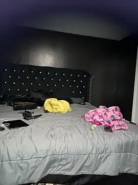 tipheragain online show from April 15, 2026, 4:18 am