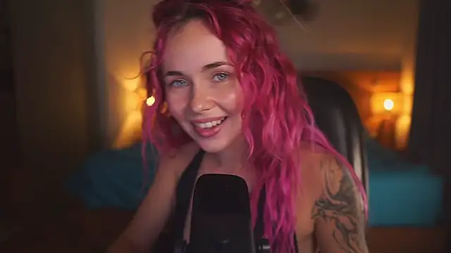 Sarah Pink online show from July 4, 2026, 1:59 pm