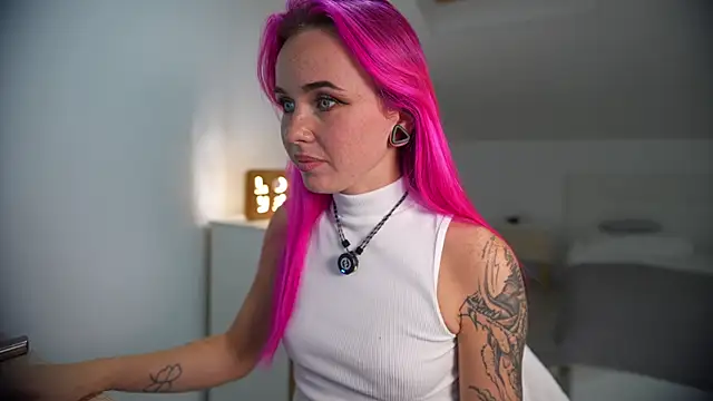 Sarah Pink online show from September 27, 2025, 6:36 pm