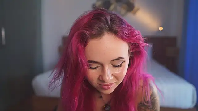 Sarah Pink online show from July 25, 2026, 9:17 am