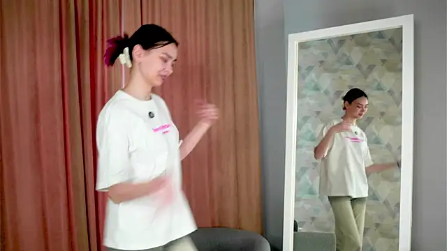 Snapshot of EddieChery chatting on February 2, 2026, 9:52 am EddieChery online show from February 2, 2026, 9:52 am