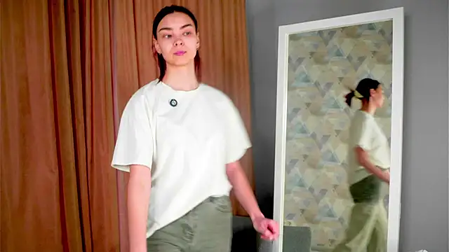 Snapshot of EddieChery chatting on February 1, 2026, 3:16 am EddieChery online show from February 1, 2026, 3:16 am