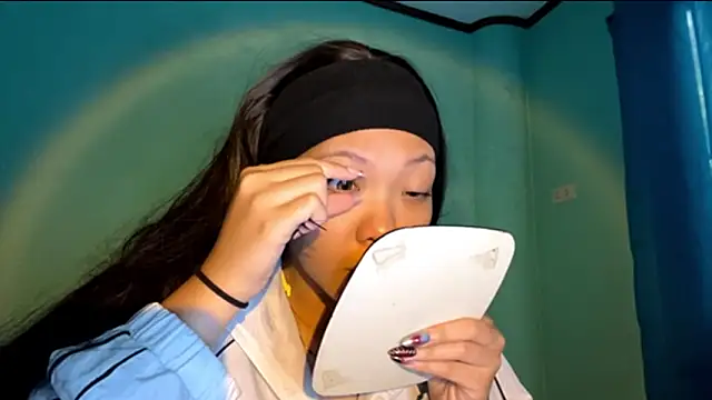 Snapshot of TerisaYellow chatting on February 18, 2026, 5:49 am TerisaYellow online show from February 18, 2026, 5:49 am