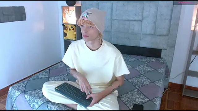 lucke collins22 online show from February 6, 2026, 5:47 am