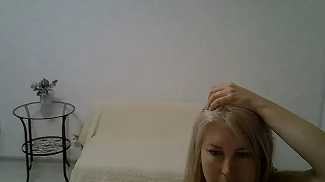 Opaldream online show from May 24, 2026, 6:52 pm