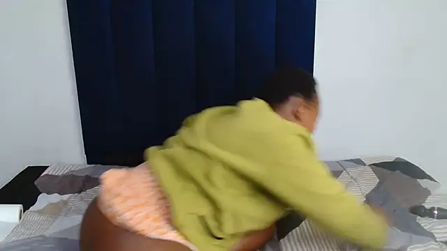 Snapshot of Lissa_27 chatting on February 16, 2026, 11:46 pm Lissa 27 online show from February 16, 2026, 11:46 pm