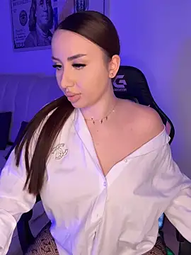 Snapshot of Jessylola1 chatting on February 4, 2026, 10:49 pm Jessylola1 online show from February 4, 2026, 10:49 pm