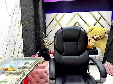  EmilySquirt online show from February 21, 2026, 1:13 pm