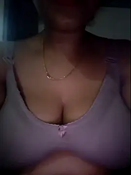 Snapshot of mistii07 chatting on June 17, 2026, 7:35 pm mistii07 online show from June 17, 2026, 7:35 pm