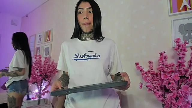 Snapshot of Ashley_Blum_ chatting on February 19, 2026, 11:40 am Ashley Blum online show from February 19, 2026, 11:40 am