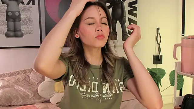 Hey lucy   online show from March 12, 2026, 11:36 am