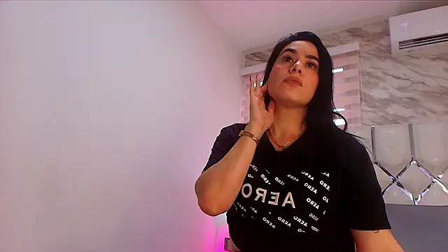 ivanna vg online show from March 25, 2026, 7:13 pm
