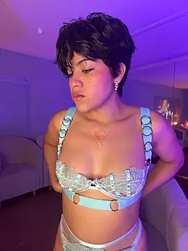 Eva Monroes online show from April 6, 2026, 6:03 am