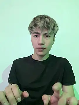 AlexanderCollman2 online show from April 23, 2026, 2:40 am