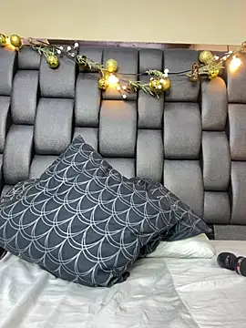 Snapshot of Isabella_falcon chatting on February 13, 2026, 2:44 am Isabella falcon online show from February 13, 2026, 2:44 am