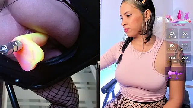 Snapshot of Isabella_falcon chatting on March 1, 2026, 2:44 am Isabella falcon online show from March 1, 2026, 2:44 am