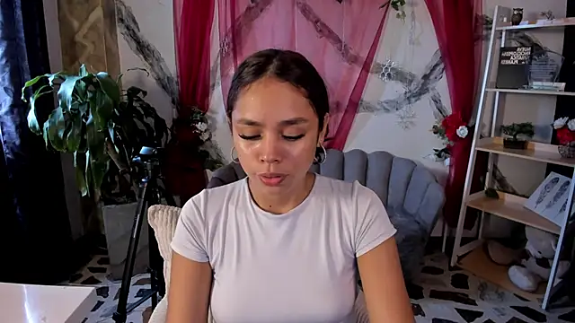 CarolineFyre online show from May 31, 2026, 3:18 pm