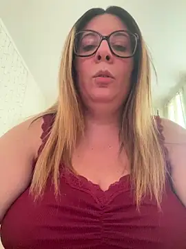 JasmineGlow7 online show from May 7, 2026, 12:30 pm