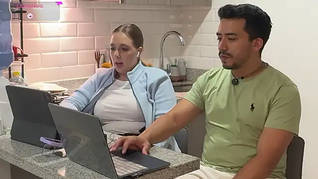 Snapshot of Sofii_n_Diego chatting on February 23, 2026, 11:38 pm Sofii n Diego online show from February 23, 2026, 11:38 pm