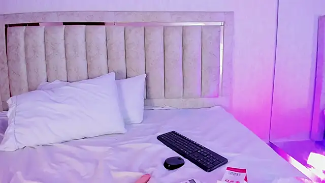 Snapshot of SeleneSantana chatting on February 27, 2026, 9:47 pm SeleneSantana online show from February 27, 2026, 9:47 pm