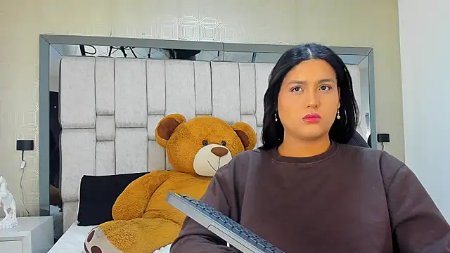 ValeryCooper18 online show from February 17, 2026, 7:55 pm