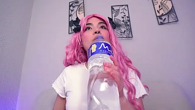 loveegirll1 online show from March 1, 2026, 3:17 am