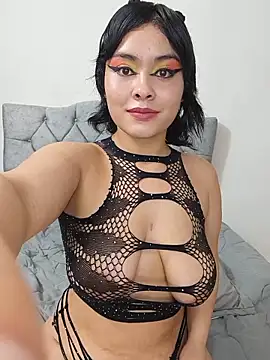 zoe love18 online show from June 5, 2026, 7:36 am