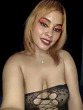 Snapshot of zoe_love18 chatting on February 17, 2026, 3:04 am zoe love18 online show from February 17, 2026, 3:04 am