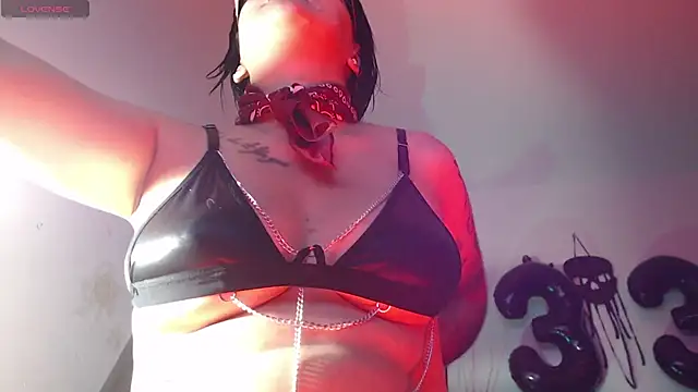 Darkyll33 online show from April 25, 2026, 8:50 pm