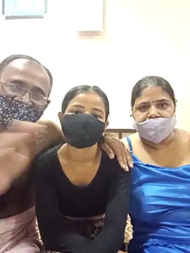 HoneyHush online show from April 25, 2026, 8:06 am