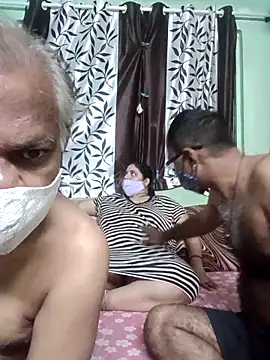 HoneyHush online show from March 25, 2026, 5:34 pm