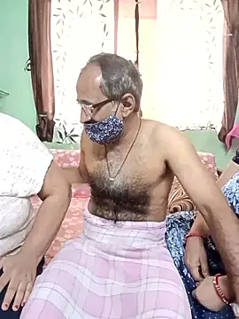 HoneyHush online show from March 18, 2026, 10:40 am