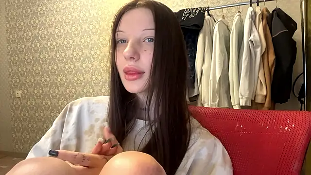 LumPetal online show from February 10, 2026, 4:11 am